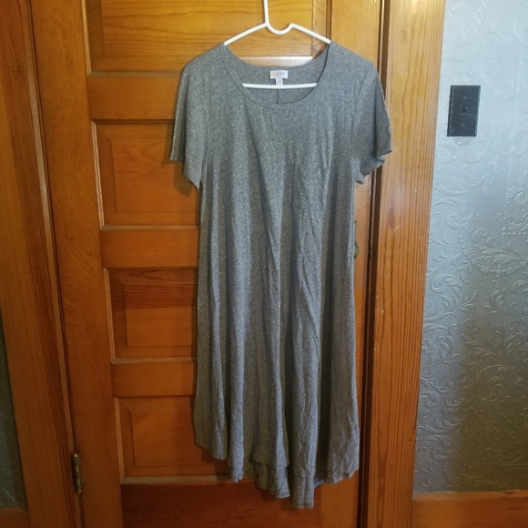 LuLaRoe Carly.  Loose-fitting gray dress.  S. - Picture 2 of 4
